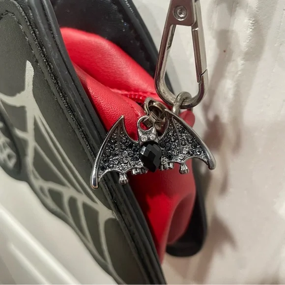 Crossbody Black Red Bat Vampire Purse Bag Spirit Halloween Grunge Punk Gothic - Picture 5 of 10